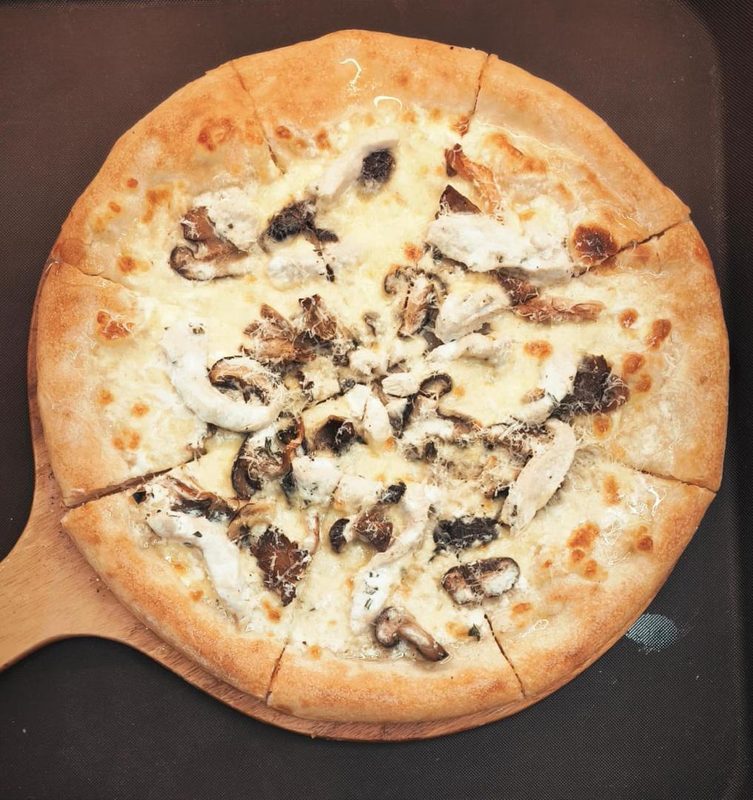 Black Truffle Funghi Pizza